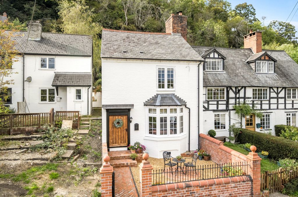 3 bed semi-detached house for salePound, Montgomery, Powys SY15