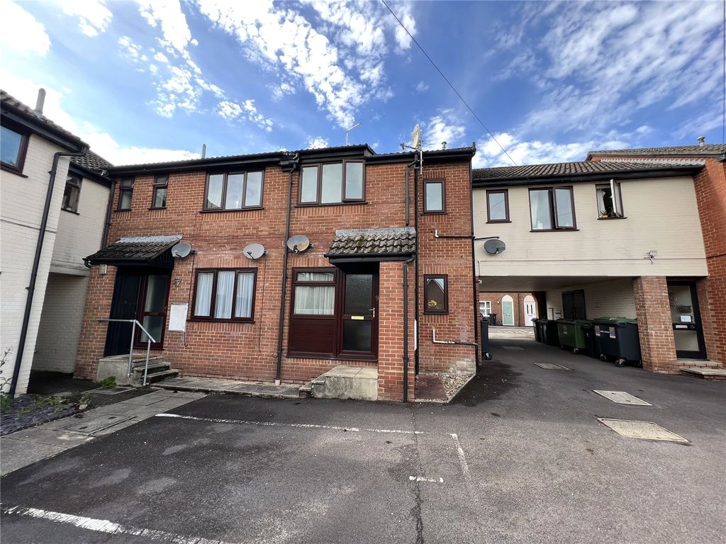 1 bed flat for saleOakfield Court, Blandford Forum, Dorset DT11