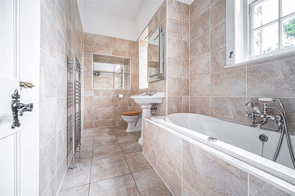 Additional image 18 of 2 bed flat for sale3 Inzievar House, Dunfermline KY12