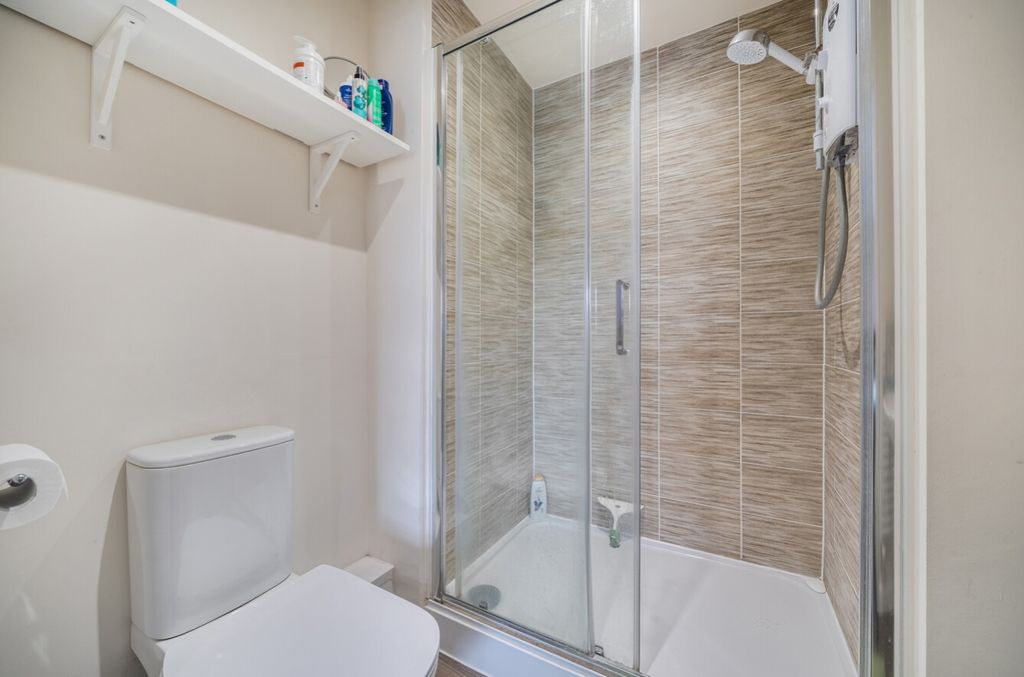 Additional image 7 of 2 bed flat for sale18 Penrhyn Way, Grantham, Lincolnshire NG31