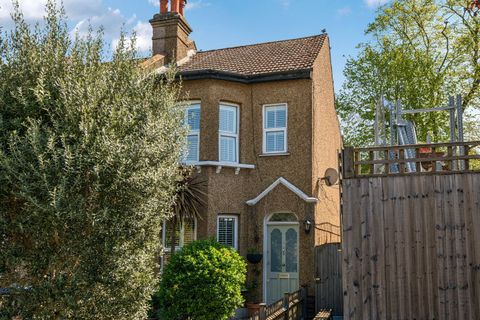 Dagnall Park, South Norwood, London SE25
