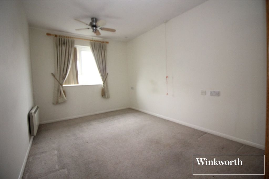 Additional image 5 of 1 bed flat for saleFurzehill Road, Borehamwood, Hertfordshire WD6