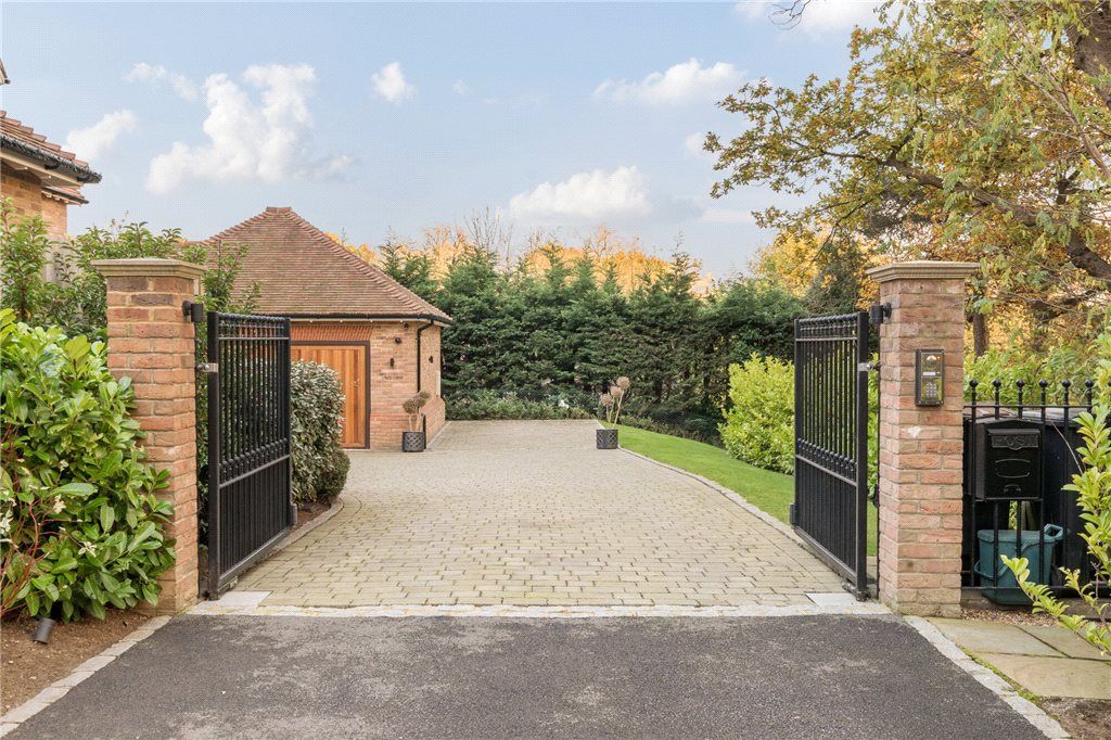 Additional image 41 of 6 bed detached house for salePlaistow Lane, Bromley BR1
