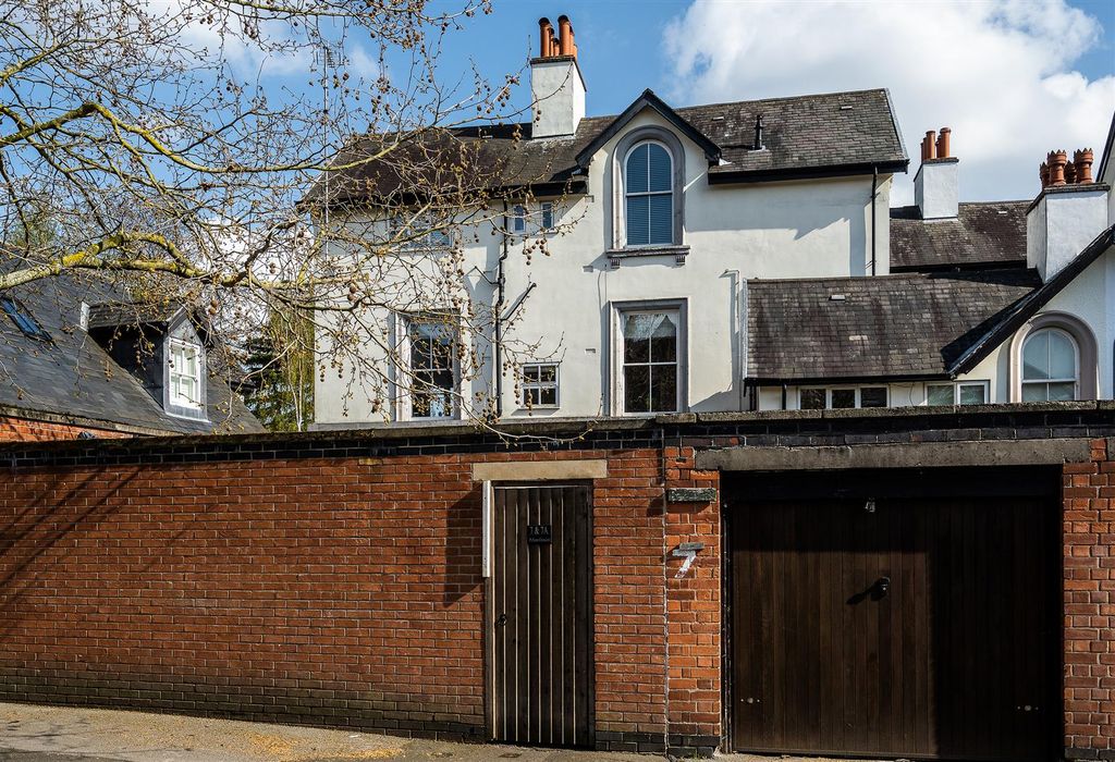 Additional image 11 of 1 bed flat for salePelham Crescent, The Park, Nottingham NG7