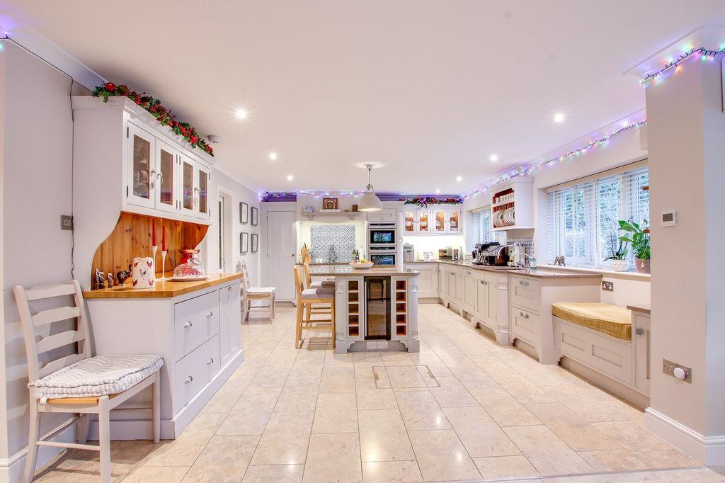Additional image 2 of 5 bed detached house for saleArmstrong Road, Brockenhurst SO42