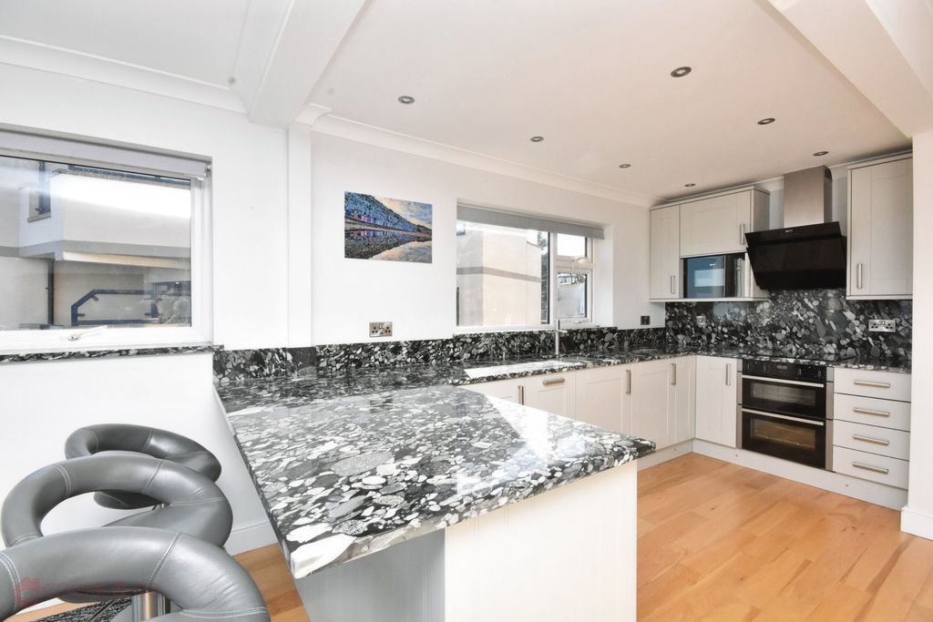 Additional image 9 of 2 bed flat for saleEastern Esplanade, Broadstairs, Kent CT10