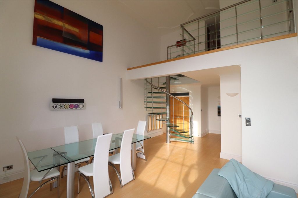 Additional image 6 of 3 bed flat for saleThorndon Hall, Thorndon Park, Ingrave, Brentwood CM13