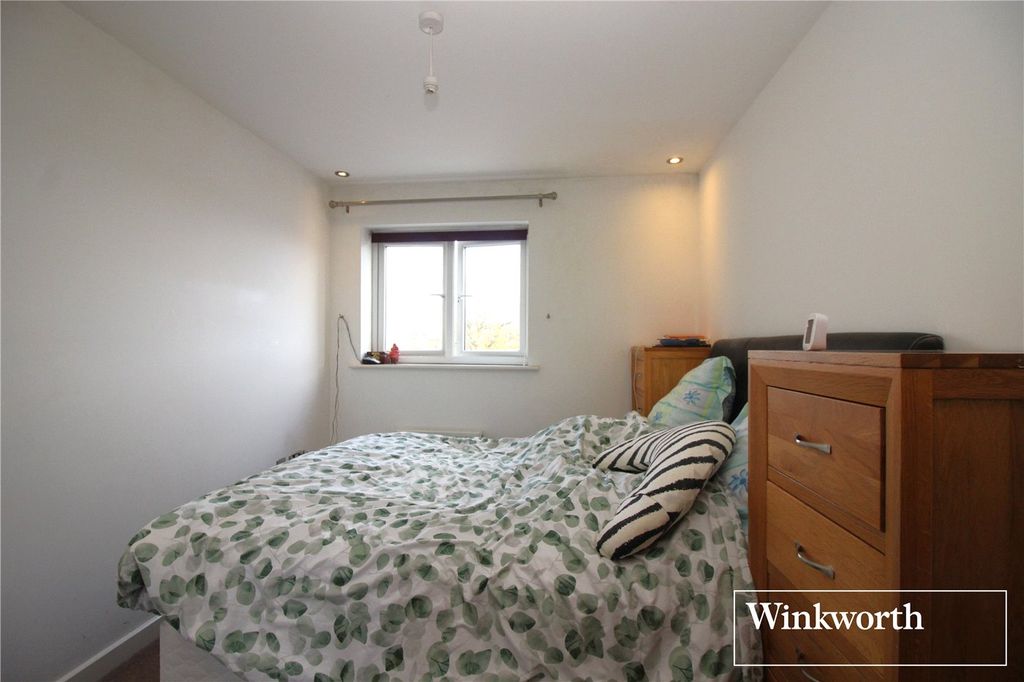 Additional image 6 of 2 bed flat for saleTodd Close, Borehamwood, Hertfordshire WD6