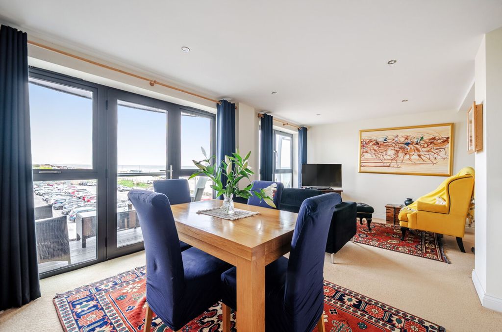 2 bed flat for saleThe Esplanade, Compass Point The Esplanade PO21 photo 2
