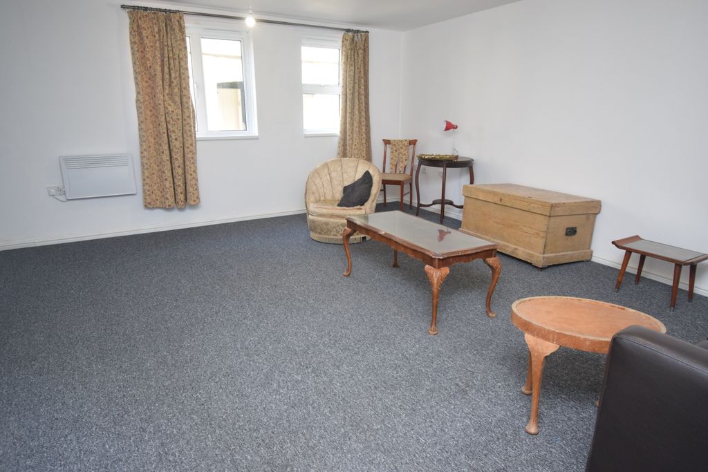Additional image 3 of 2 bed flat for saleSt Marys Court, Bridgwater, Somerset TA6