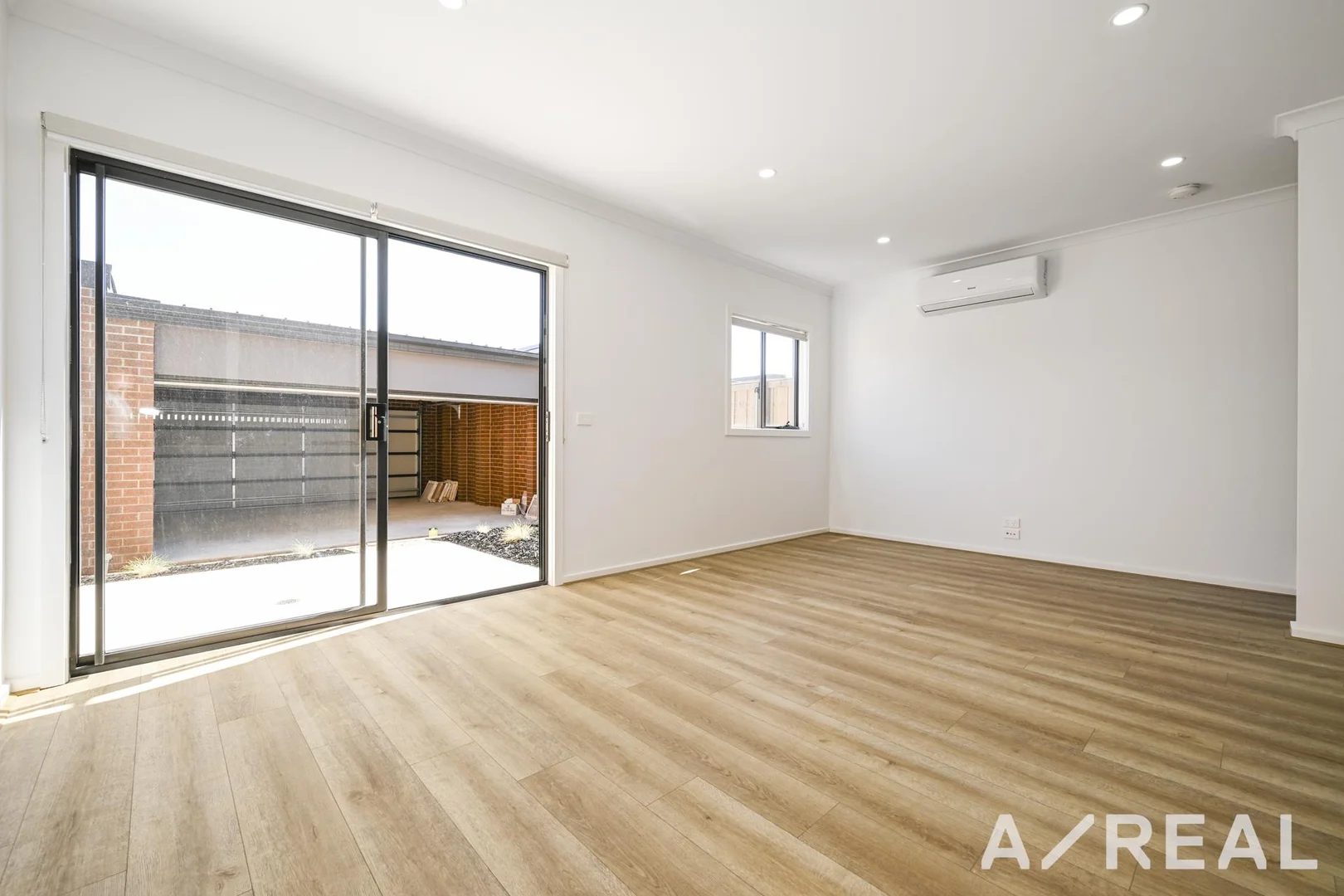 11 Versailles Walk, Wollert VIC 3750 photo 5