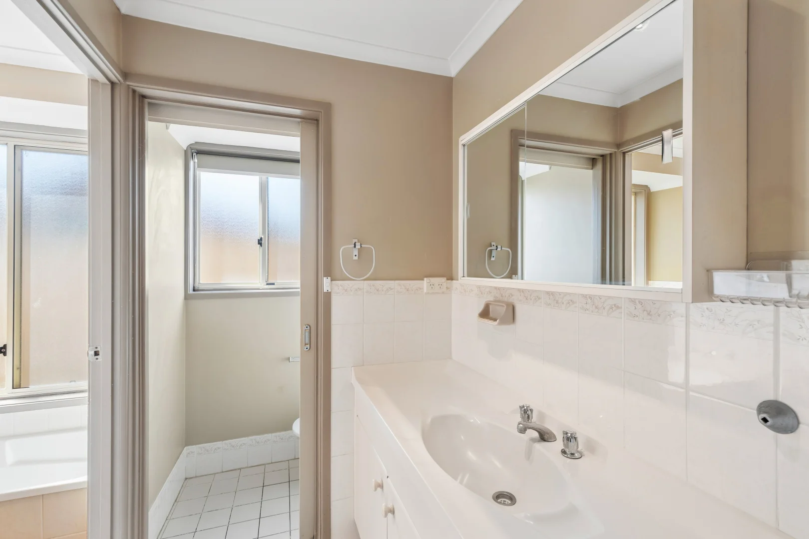 Additional image 10 of 29 Walker Crescent, Jerrabomberra NSW 2619