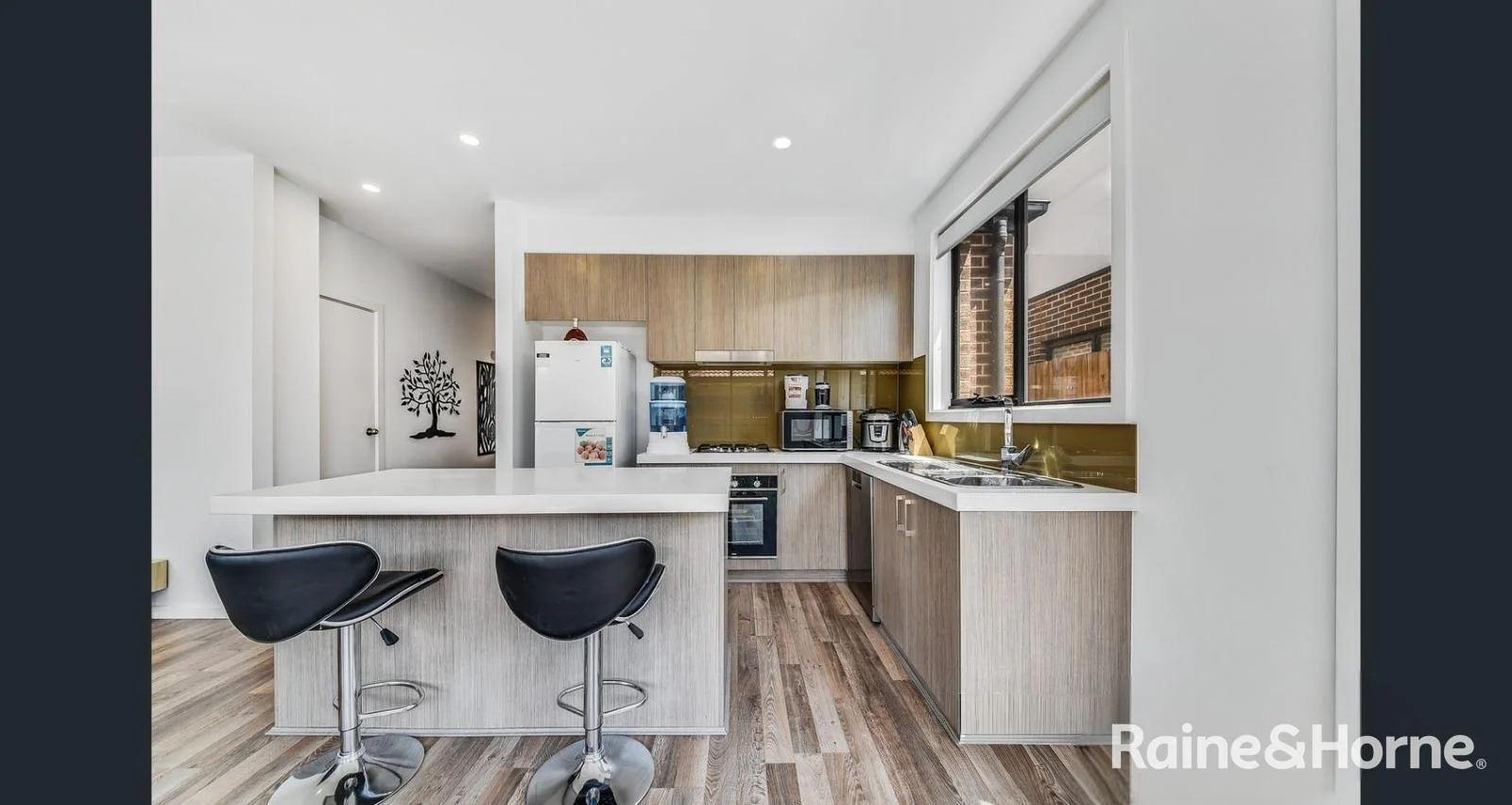 Additional image 3 of 8B Mclaren Avenue, Cranbourne VIC 3977