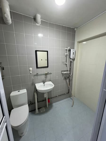 241 Hougang Street 22 photo 3