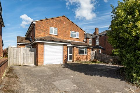 Peartree Avenue, Southampton, Hampshire SO19