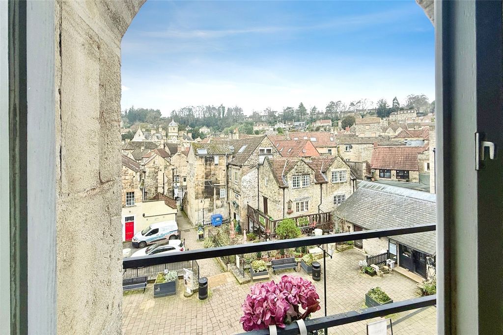 Additional image 3 of 2 bed flat for saleLamb Yard, Bradford On Avon BA15