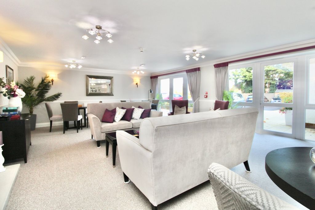 Additional image 12 of 1 bed property for saleNorth Close, Lymington SO41