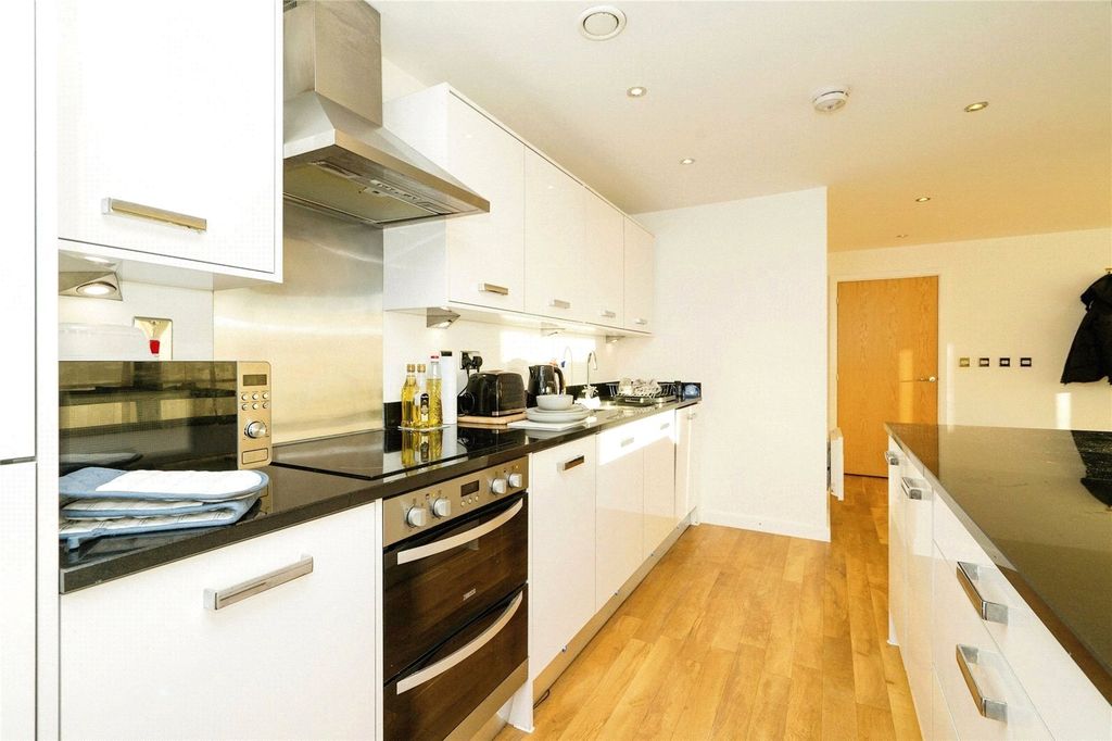 Additional image 5 of 3 bed flat for saleGeoffrey Watling Way, Norwich, Norfolk NR1