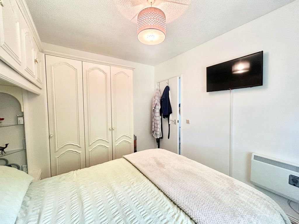 Additional image 16 of 2 bed flat for saleAvenue Court, Westgate, Bridlington YO16