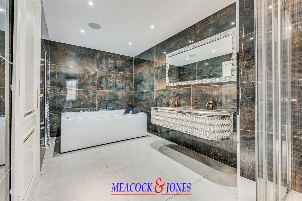 Additional image 21 of 6 bed detached house for saleHeronway, Hutton Mount, Brentwood CM13