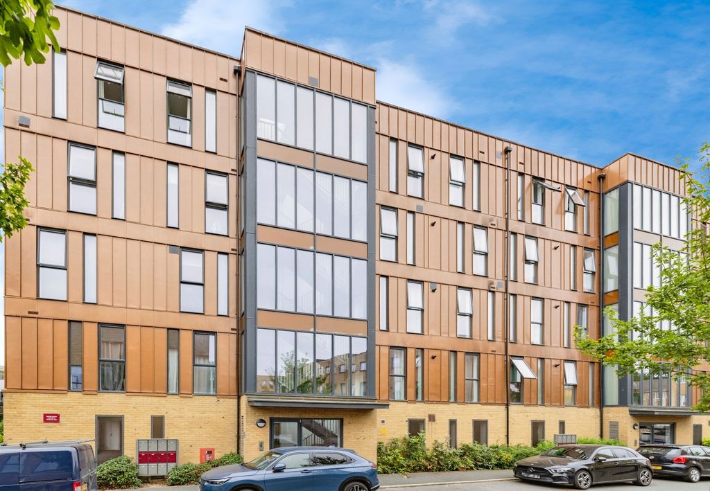 Additional image 15 of 2 bed flat for saleStudio Way, Borehamwood WD6