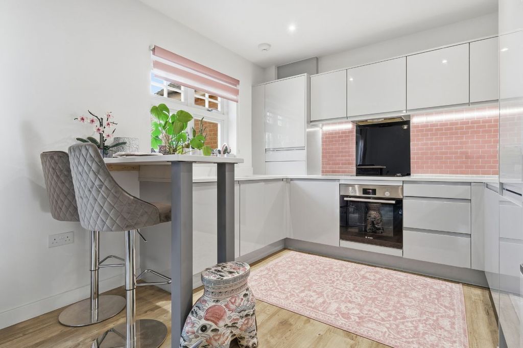 Additional image 13 of 2 bed flat for saleKestrel Close, Brentwood CM15
