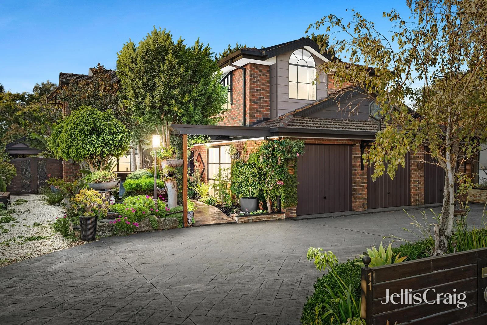 11 Partridge Way, Mooroolbark VIC 3138