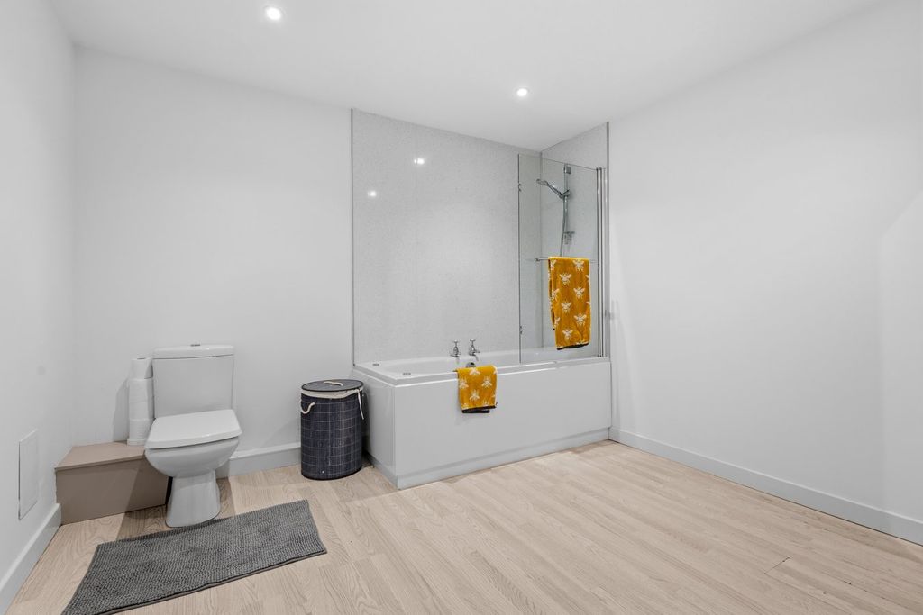 Additional image 16 of 3 bed flat for saleBridge Street, Galston KA4