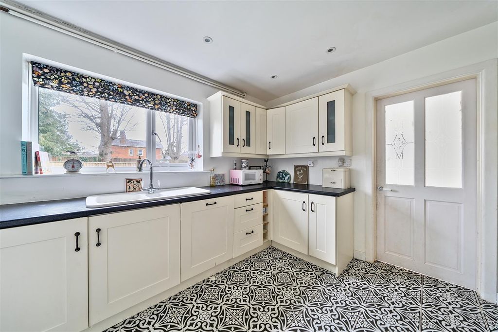 Additional image 11 of 4 bed detached house for saleWhite Cliff Gardens, Blandford Forum DT11