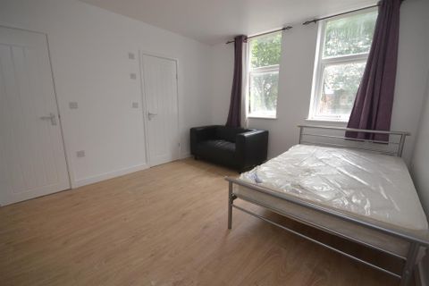 London Road, Reading, Berkshire RG1, Studio to rent