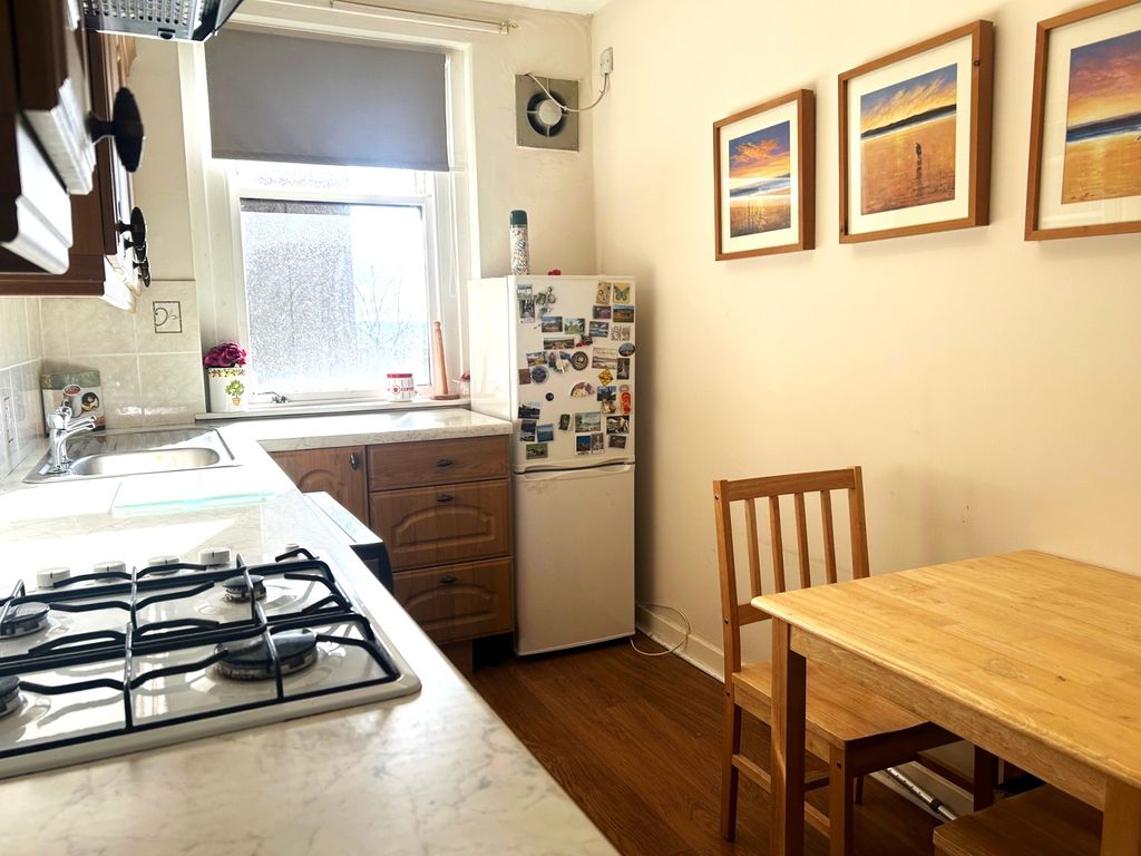 Additional image 7 of 2 bed flat for saleDarnley Street, Stirling FK8