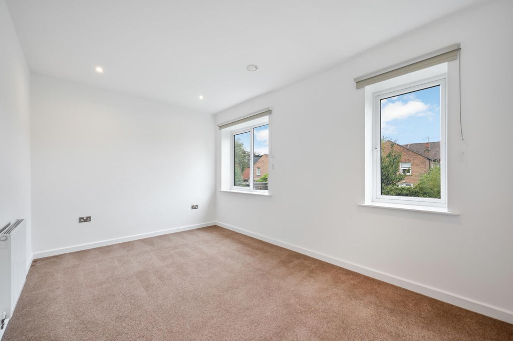 Additional image 8 of 3 bed terraced house for saleReynard Way TW8
