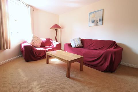 Riverside Manor, First Floor AB10