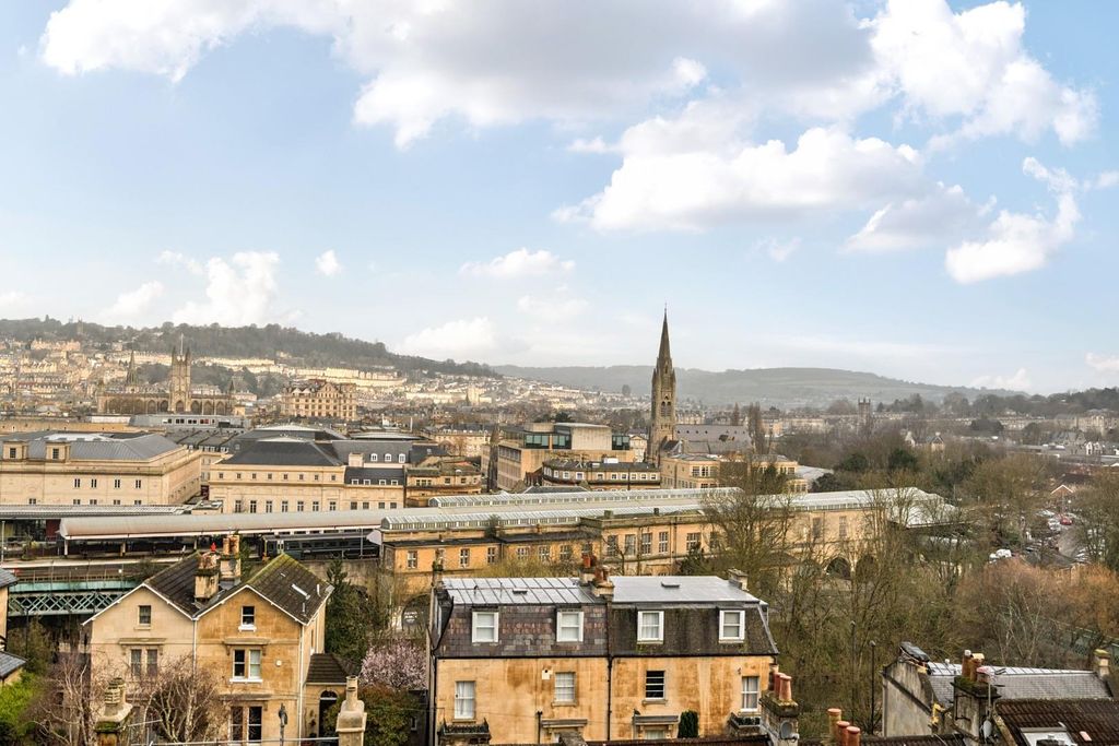 Additional image 3 of 2 bed flat for saleCalton Road, Lyncombe, Bath BA2