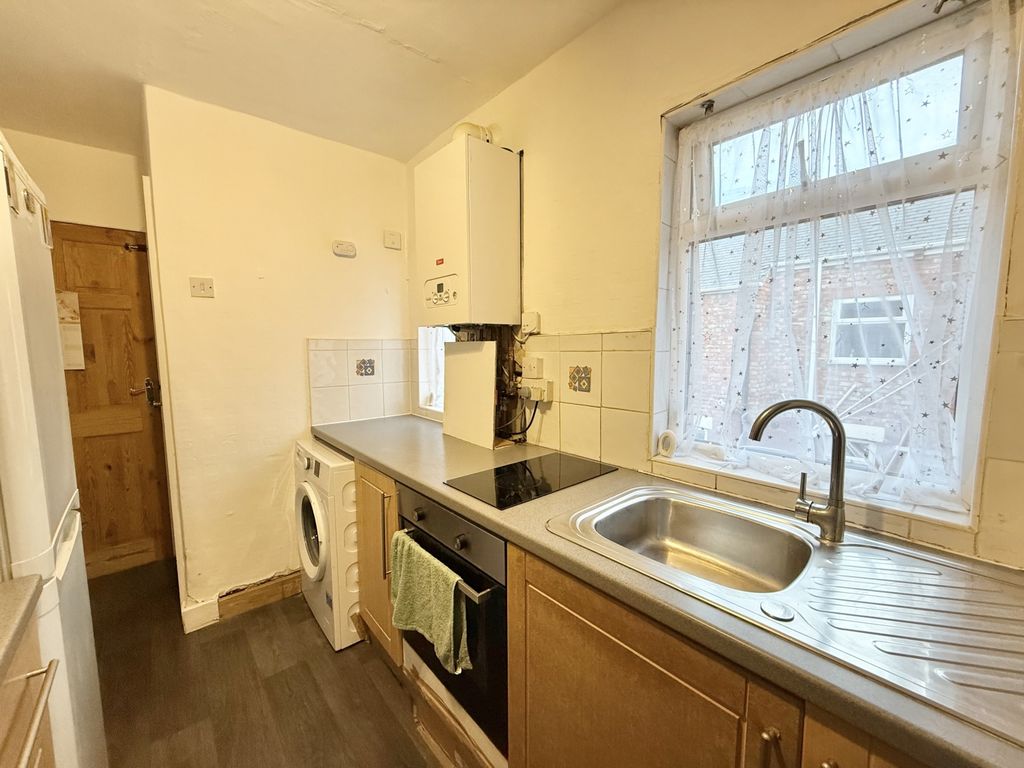 Additional image 4 of 2 bed flat for saleRichmond Road, South Shields NE34