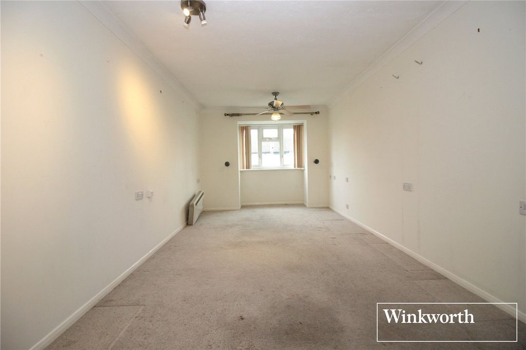 Additional image 4 of 1 bed flat for saleFurzehill Road, Borehamwood, Hertfordshire WD6