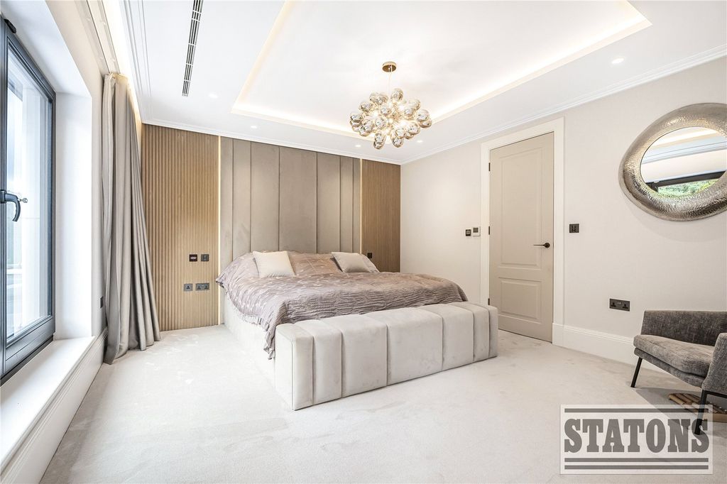 Additional image 14 of 5 bed detached house for saleBarham Avenue, Elstree, Borehamwood, Hertfordshire WD6