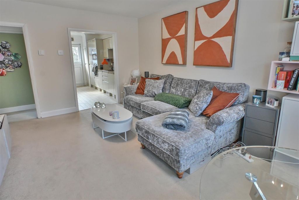 Additional image 4 of 2 bed maisonette for saleKings Road, Brentwood CM14