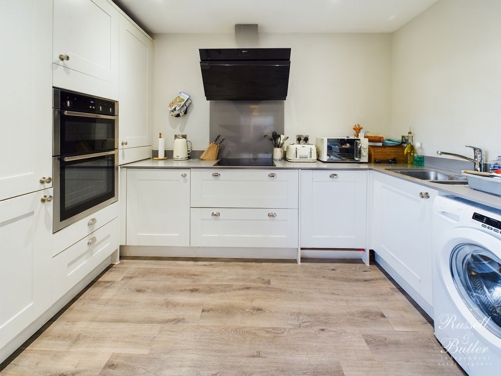 Additional image 3 of 2 bed flat for saleStation Gardens, Buckingham MK18