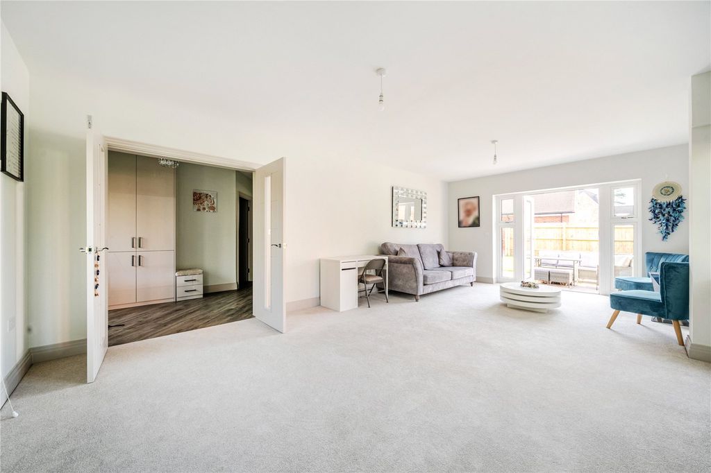 Additional image 2 of 4 bed detached house for saleGale Gardens, Hayley Green, Warfield, Bracknell RG42