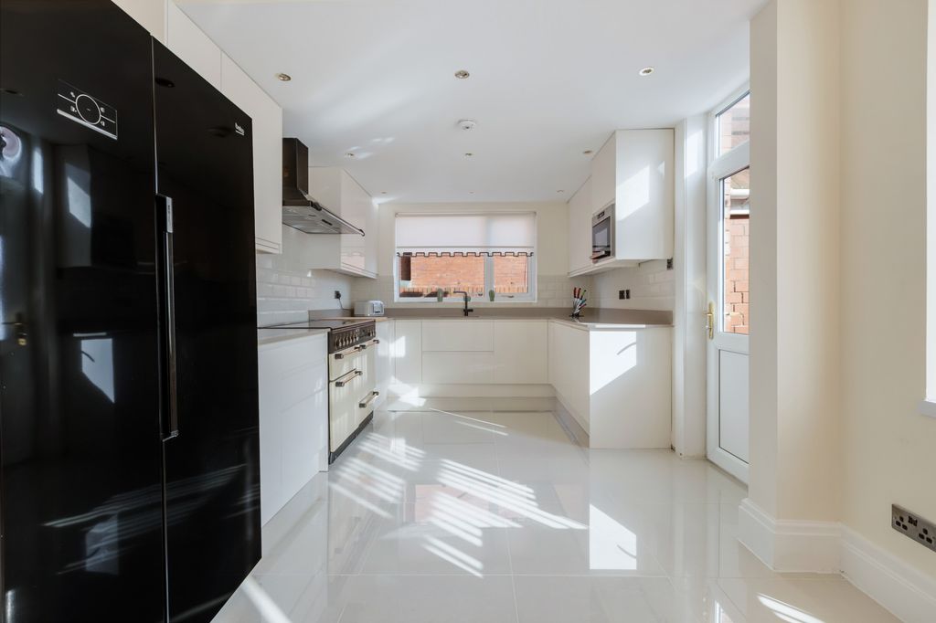 Additional image 7 of 5 bed detached house for saleQueens Promenade, Bispham FY2