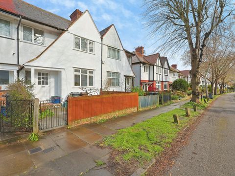 Park Drive, London W3
