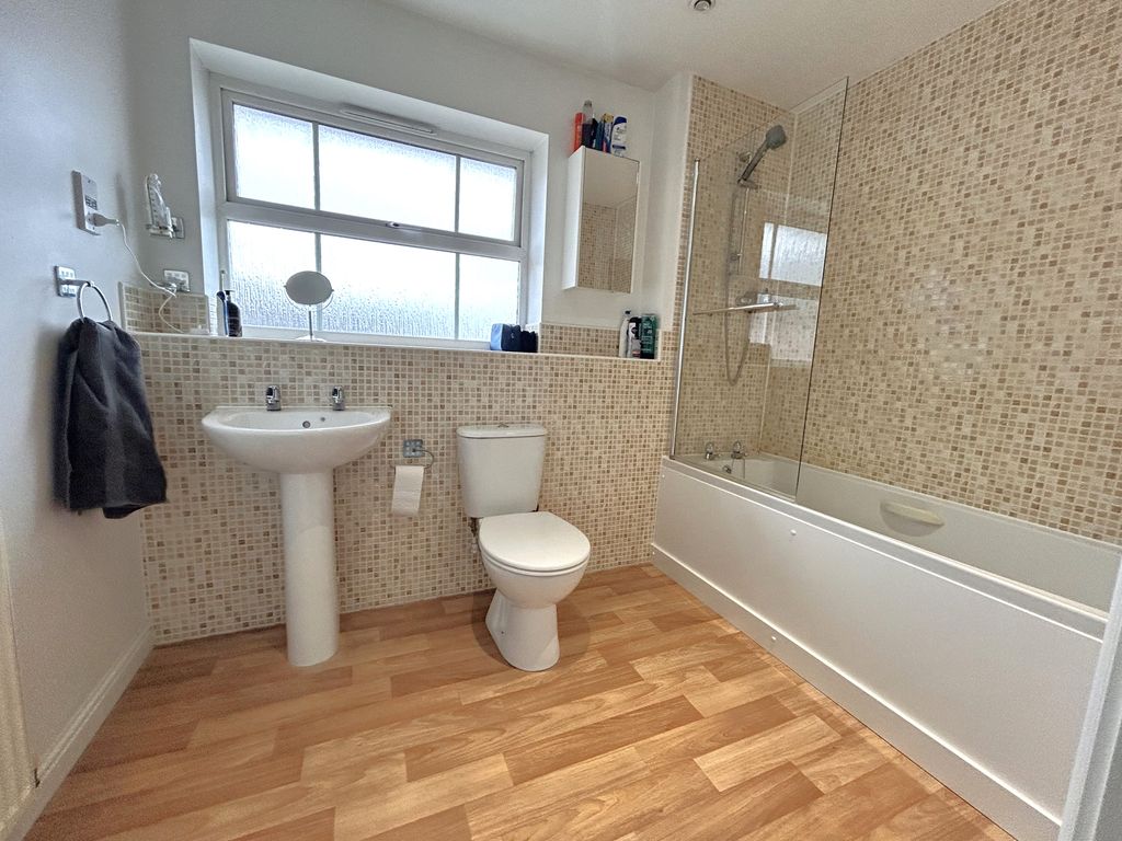 Additional image 3 of 2 bed flat for saleMalyon Close, Braintree CM7