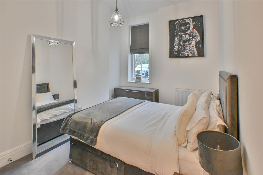 Additional image 7 of 2 bed flat for saleLa Plata House, Brentwood CM14