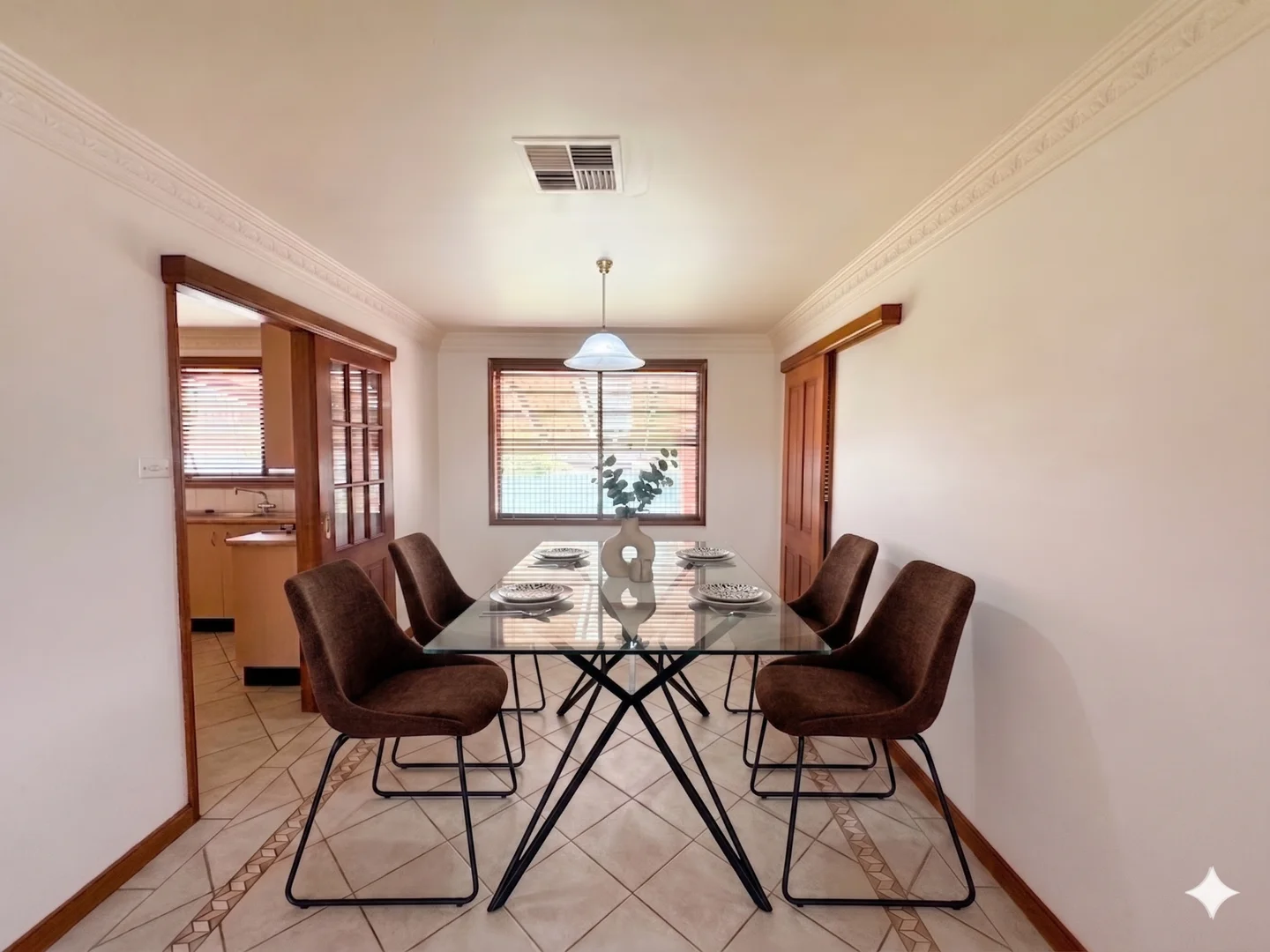 24 Clyde Avenue, St Clair NSW 2759 photo 4