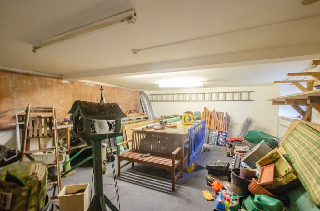 Additional image 16 of 4 bed flat for sale85 Fore Street, Bodmin PL31
