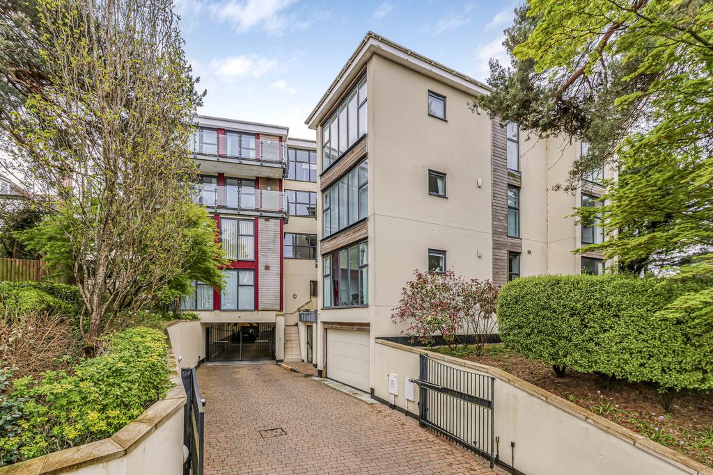 Additional image 22 of 3 bed flat for saleAlipore Close, Poole BH14