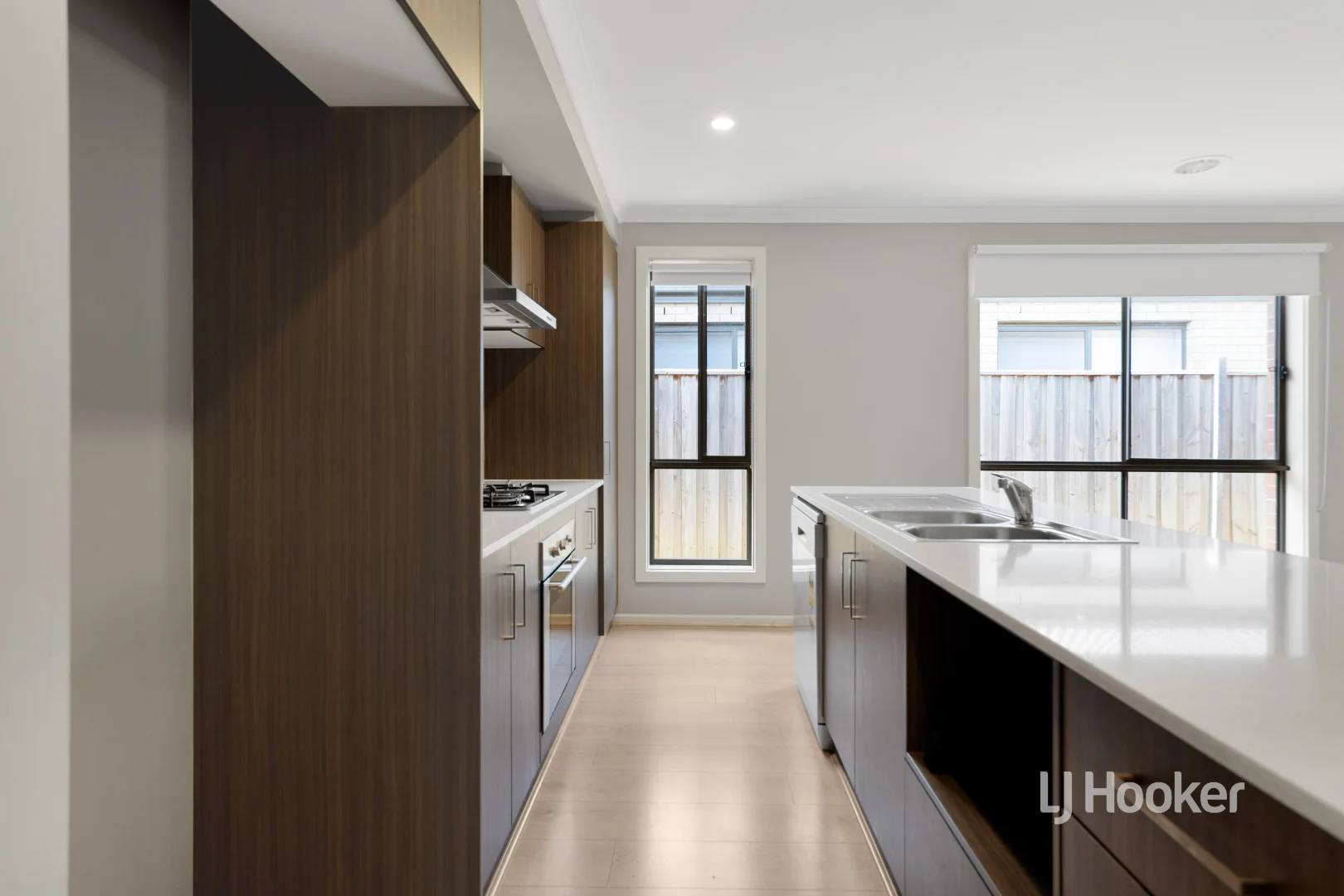 44 Paramount Boulevard, Wyndham Vale VIC 3024 photo 4