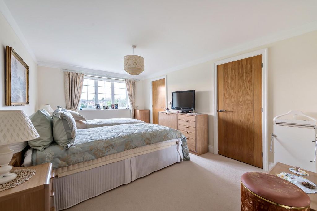 Additional image 13 of 3 bed flat for saleWest Common Road, Hayes, Kent BR2