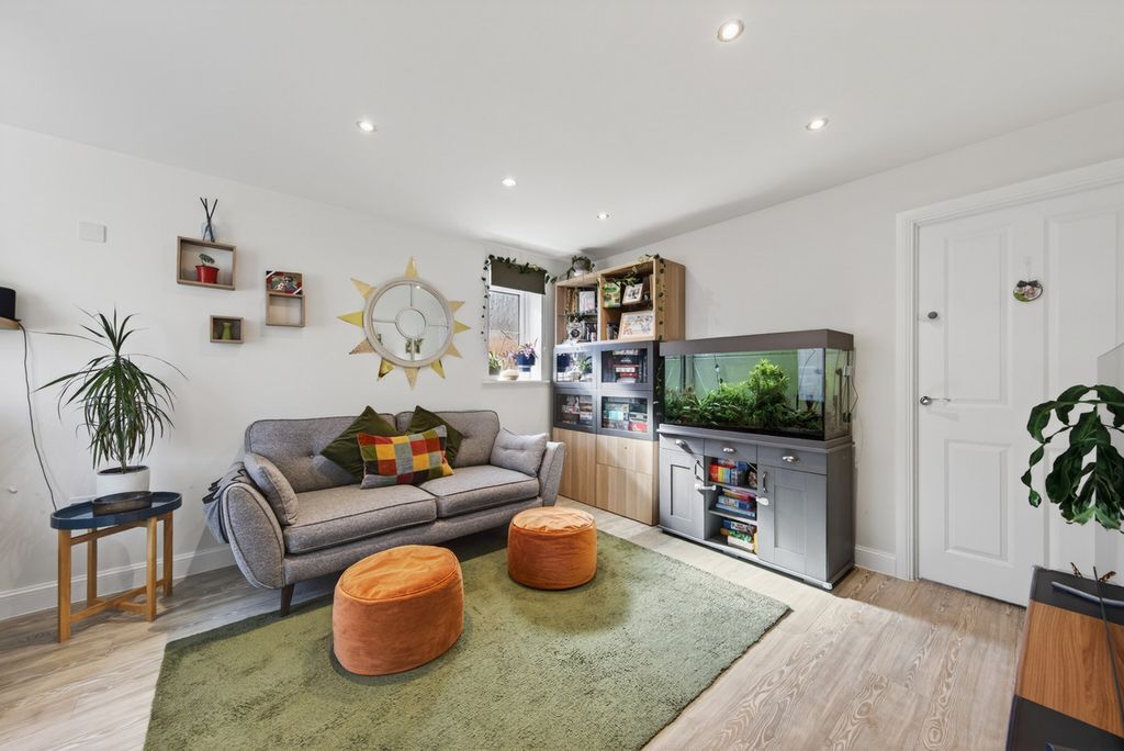 Additional image 7 of 3 bed semi-detached house for saleEmerald Close, Rugby CV22